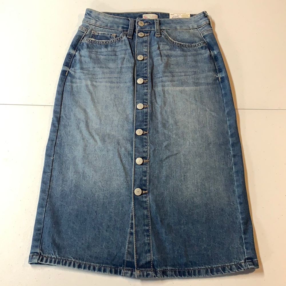 SO Button Down Denim Midi Skirt